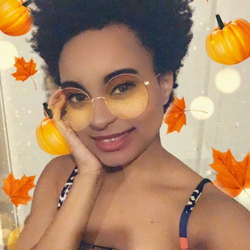 Meet your Posher, Alexia